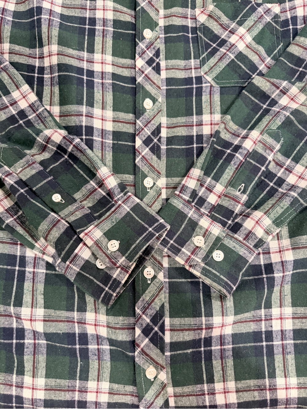 Men's Green Plaid Button-Down Shirt with Chest Pocket - Picture 6 of 7